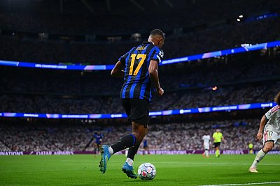 Truffert przed Dioufem w hierarchii Zidane’a na lewą obronę Francji