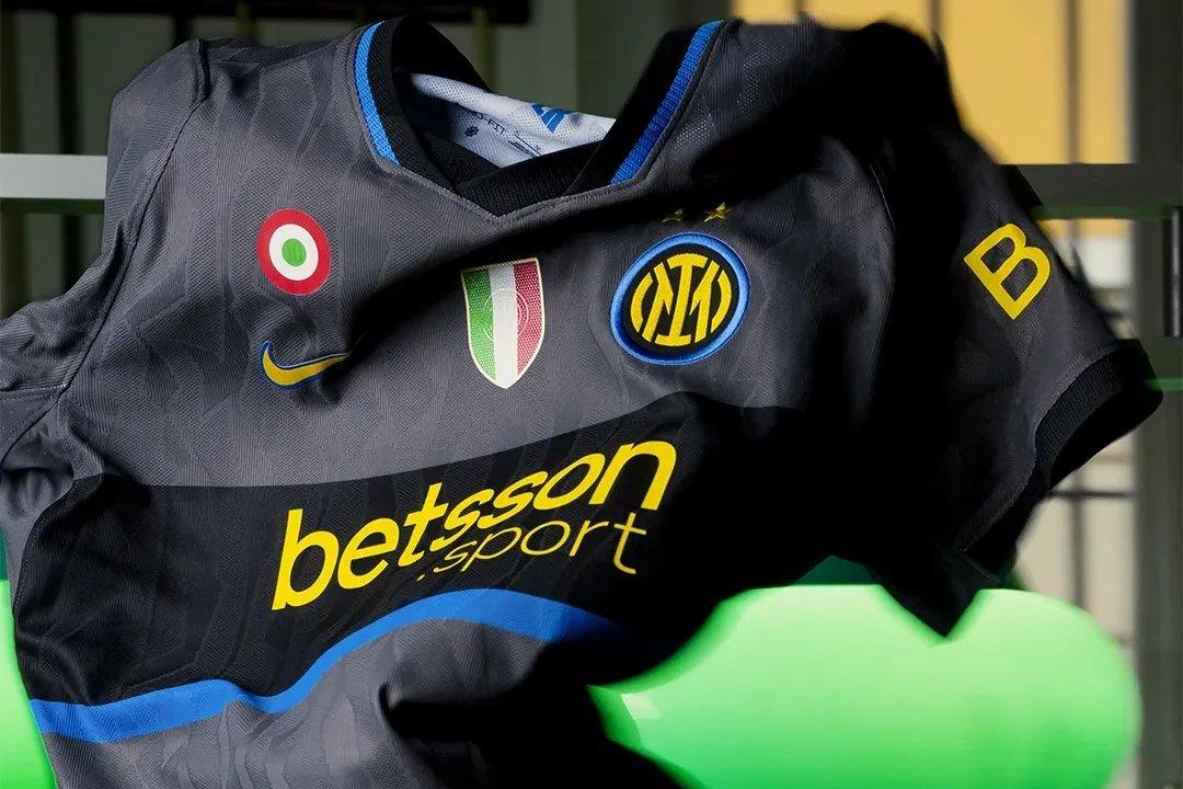 Inter i Barcelona obserwują młodego stopera Finna Jeltscha